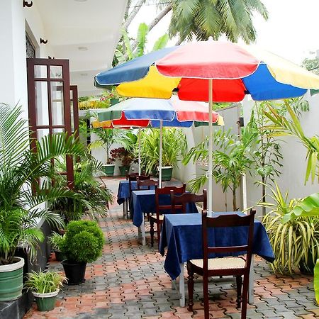 Hotel Italia Амбалангода Экстерьер фото